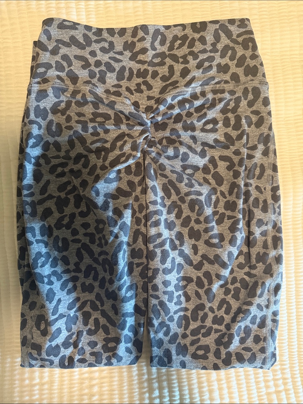 Bombshell Gray Leopard Print Scrunch Butt Legging - Picture 4 of 5